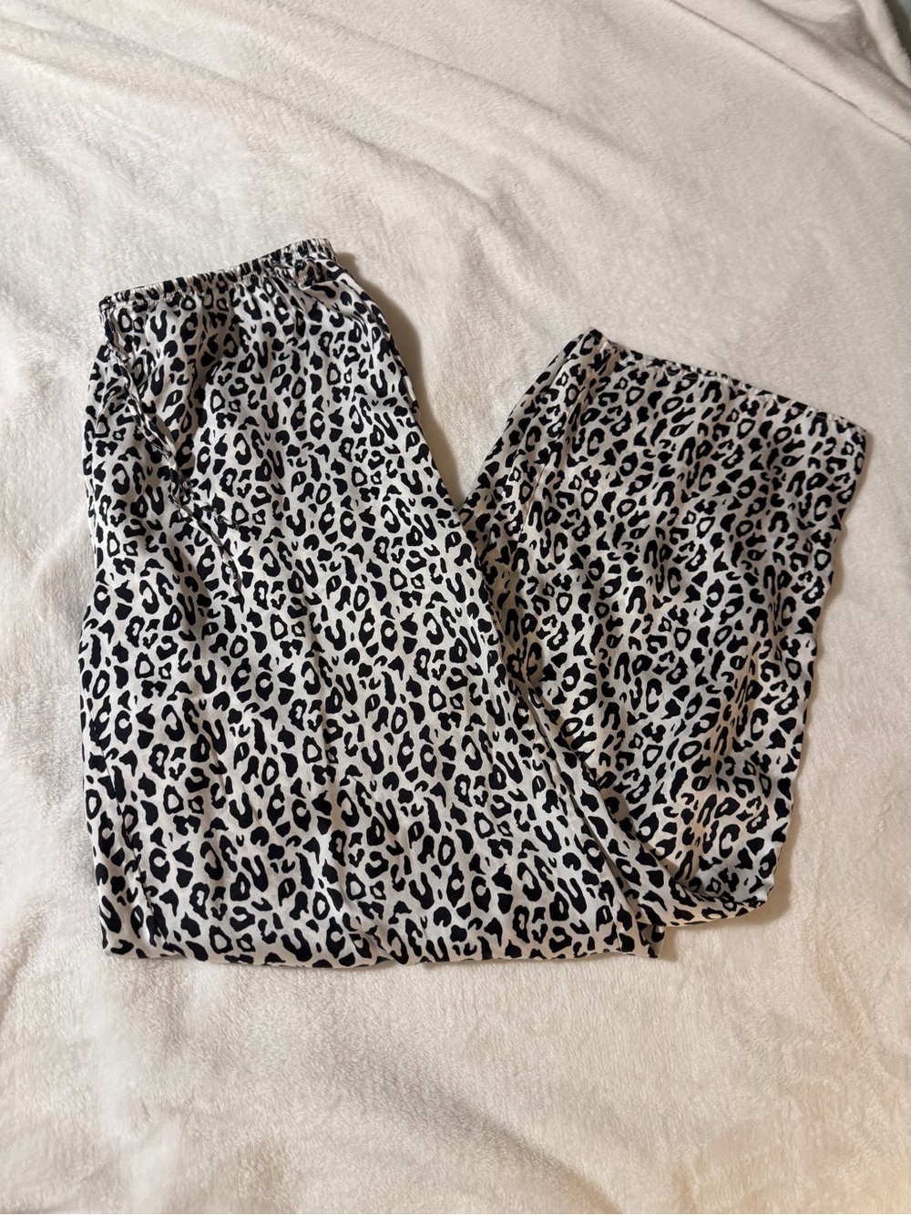 Victoria Secrets- Leopard Print Wide Leg Pants - Black & Cream- M